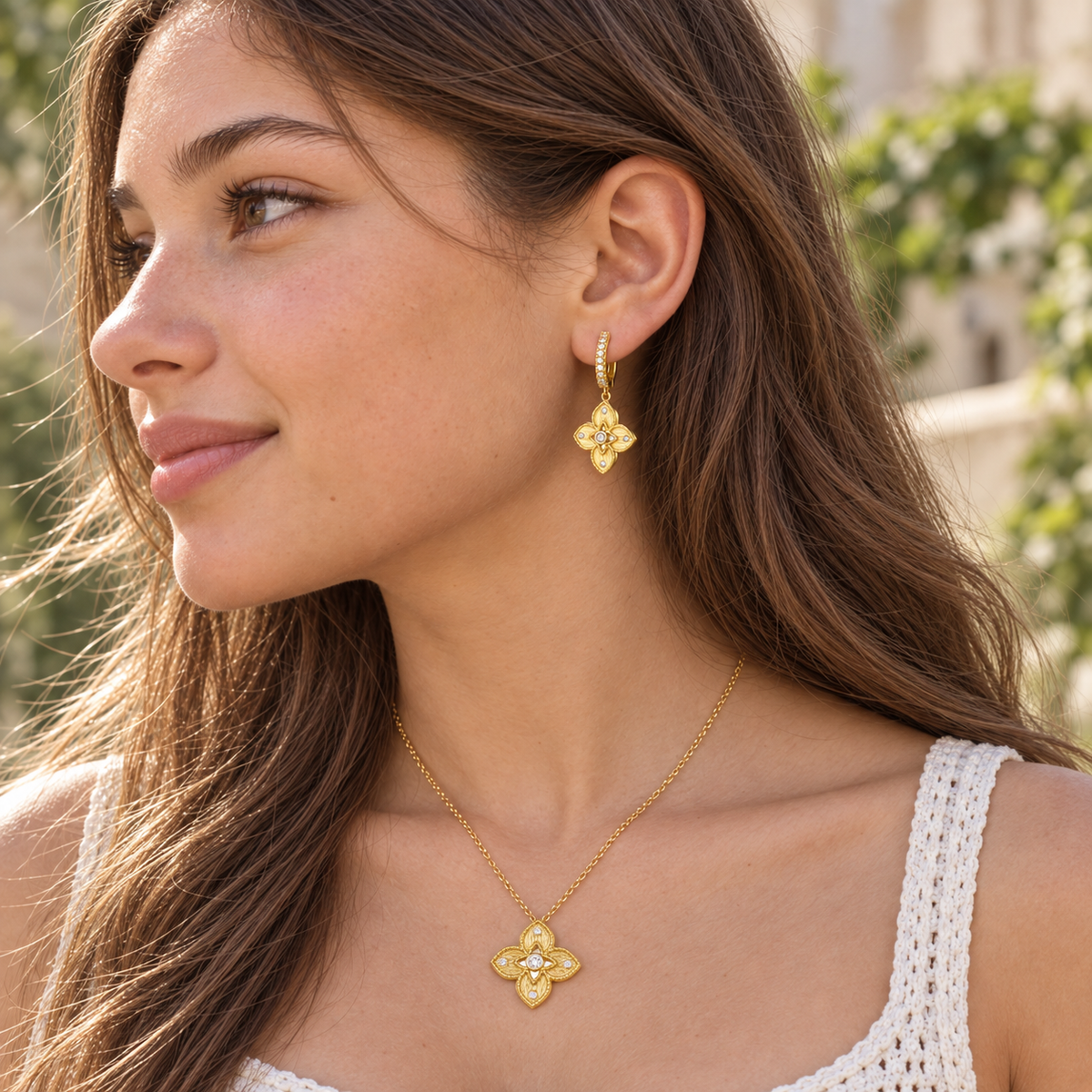 Daniella Dazzling Venetian Clover Necklace