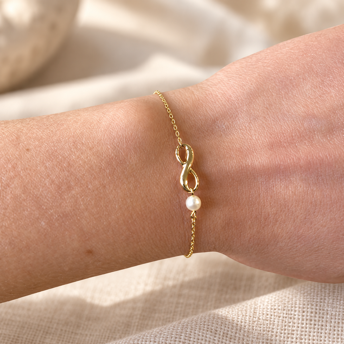 Maggie Solid Gold Infinity Bracelet with Freshwater Pearl
