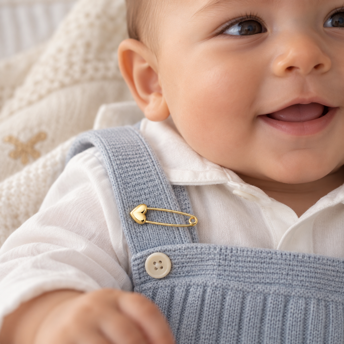 Kenny Solid Yellow Gold Heart Baby Pin