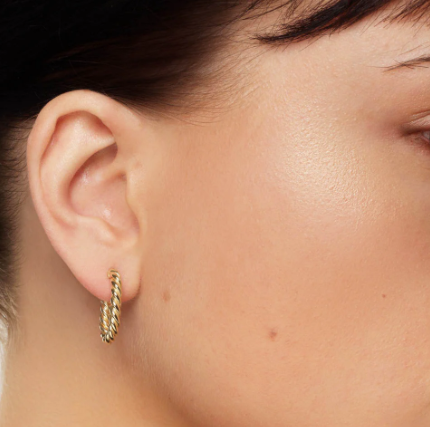 Lilou Silver Twist Hoop Huggy Earrings - Caesar Loves Ava